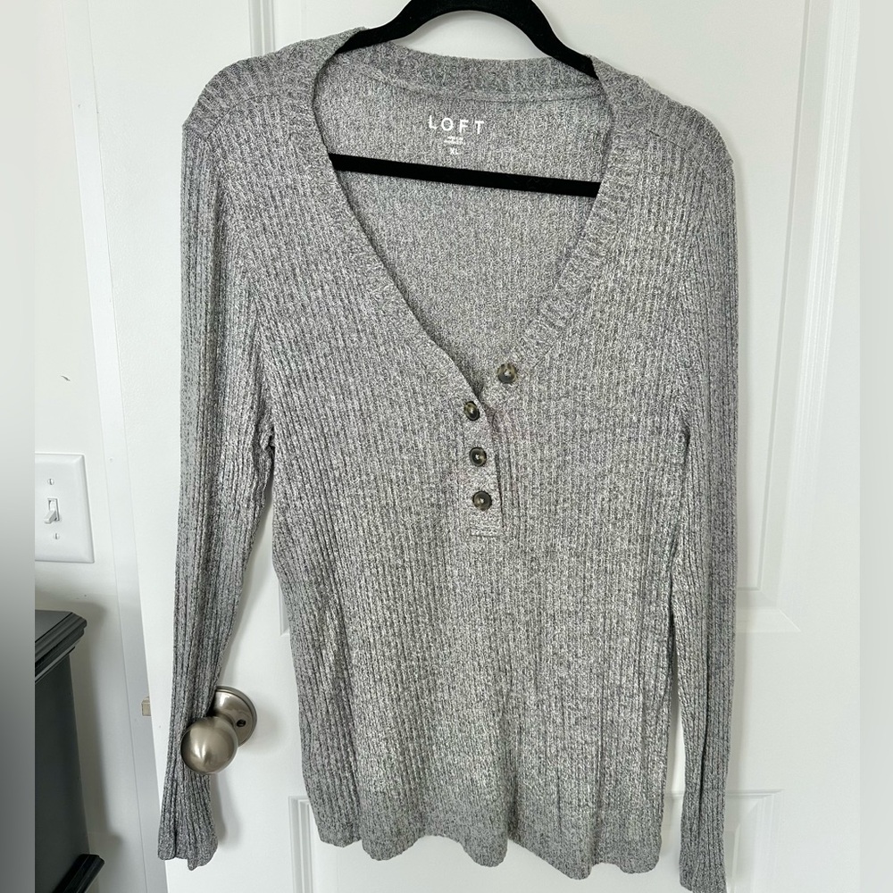 LOFT Ribbed V-Neck - Picture 6 of 6